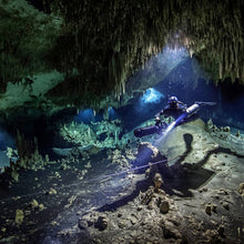 Load image into Gallery viewer, SSI Diver Propulsion Vehicle Diver
